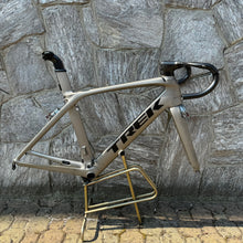 Carica l&#39;immagine nel visualizzatore di Gallery, Trek Madone 9.8
