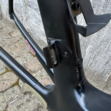 Load image into Gallery viewer, Pinarello Dogma F100 Limited Edition
