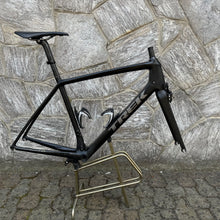 Carica l&#39;immagine nel visualizzatore di Gallery, Trek Madone 5.9 H2
